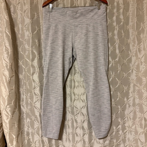 Lululemon Train Times 7/8 Pant Leggings
Wee Are From Space Grey White - Picture 2 of 12
